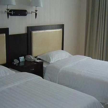 June Hotel 창춘 외부 사진