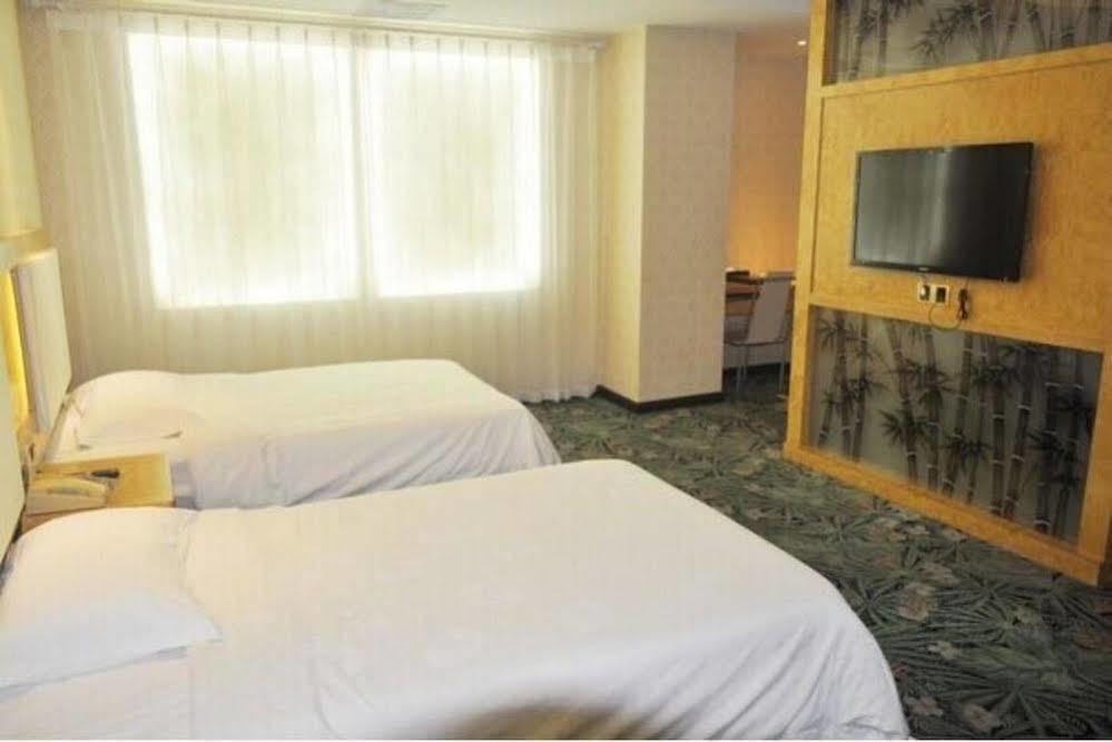 June Hotel 창춘 외부 사진