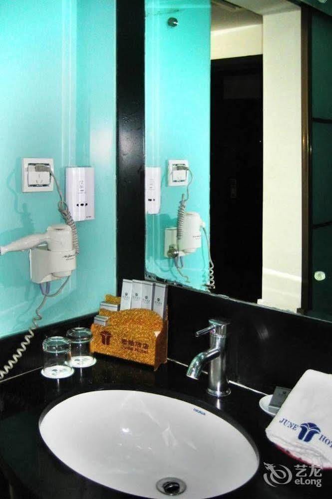 June Hotel 창춘 외부 사진