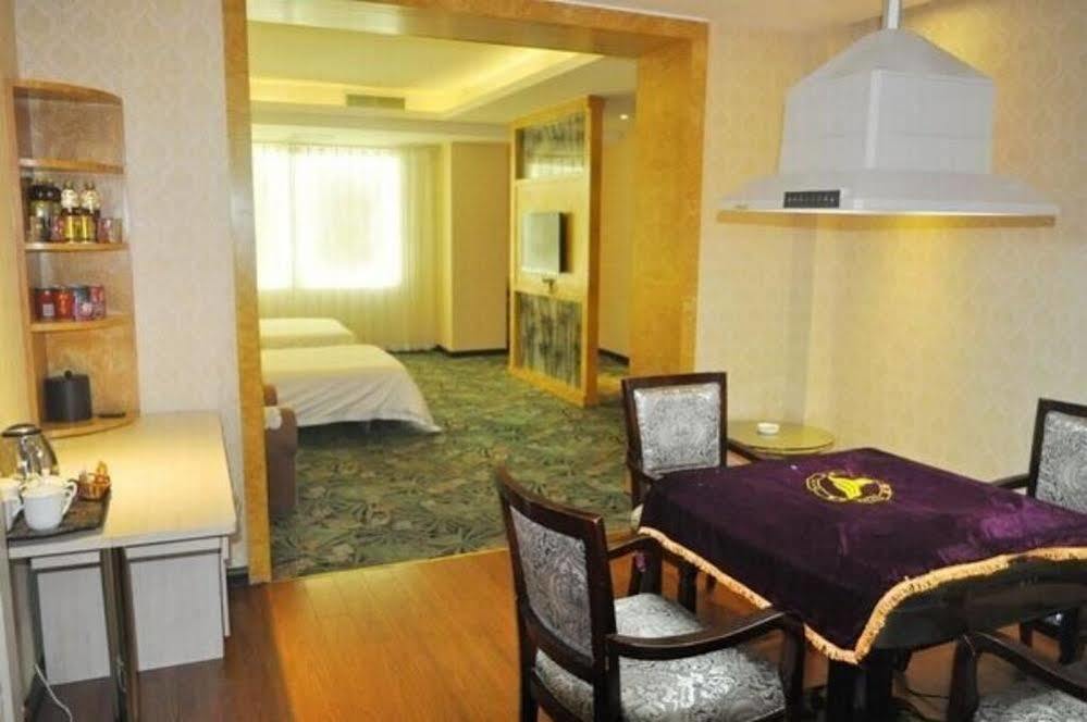 June Hotel 창춘 외부 사진